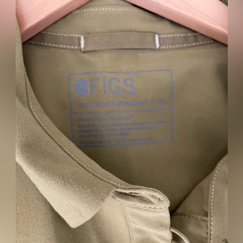 FIGS Martini Olive Nala polo scrub Set. XL - Picture 4 of 7